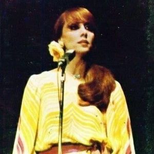 Meet your Posher, Dina